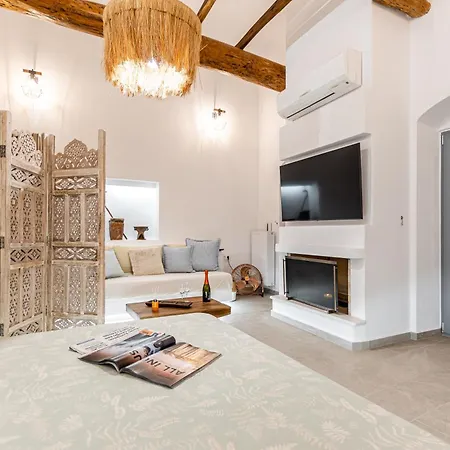 Melania فيلة Mélanes