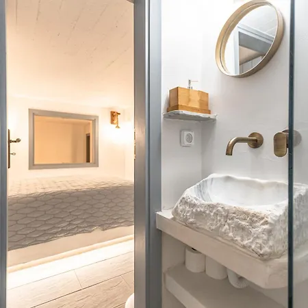 Melania فيلة Mélanes