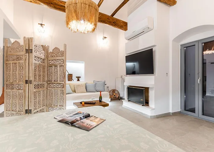 Melania Вилла Melanes