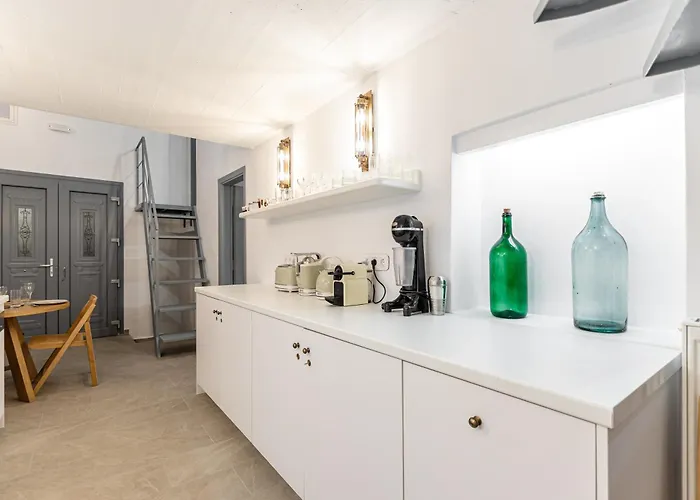 Melania Вилла Melanes