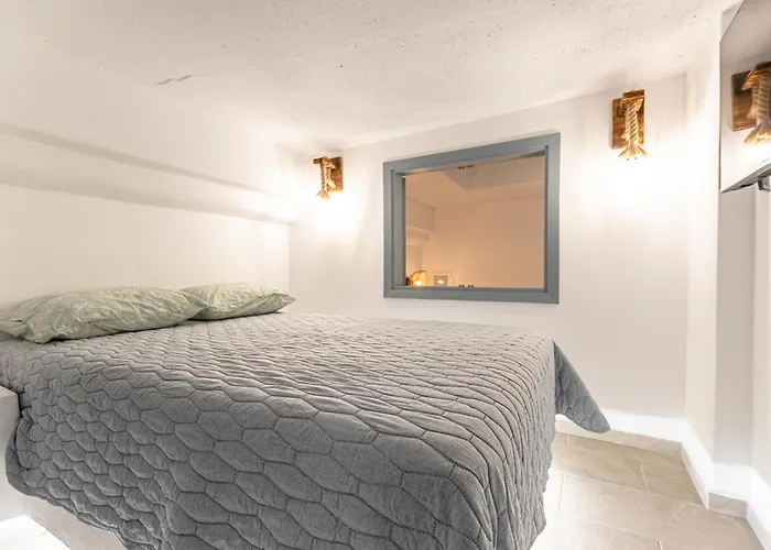 Melania Вилла *