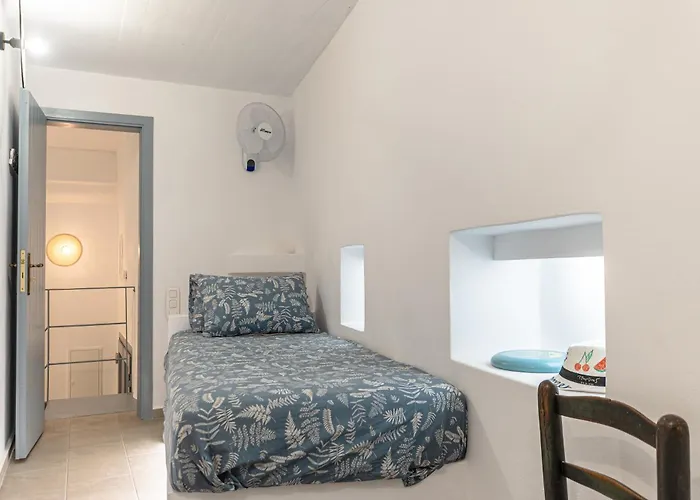 Melania Вилла *